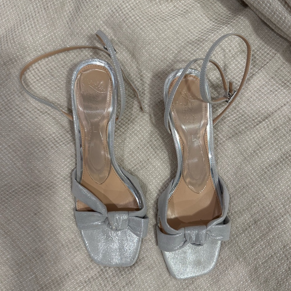 Badgley Mischka Silver Knotted Heels Jewel Evening Wedding Occasion - Picture 2 of 5